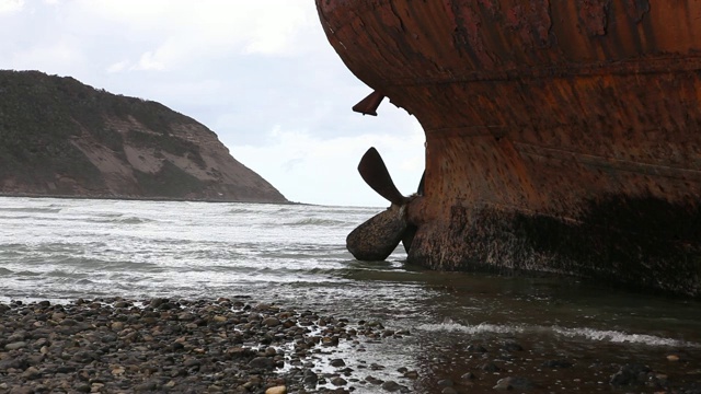 火地岛的沉船视频下载