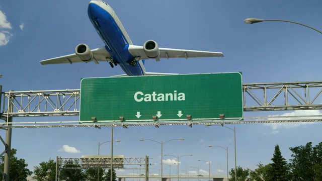 飞机从卡塔尼亚起飞视频下载