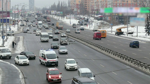 基辅的城市交通。乌克兰。视频素材