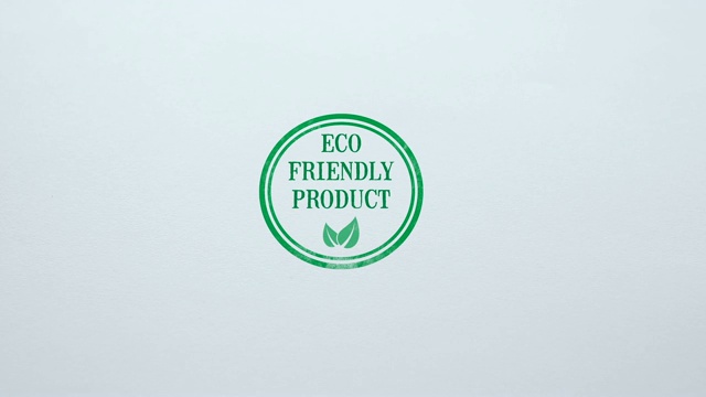 环保产品印章印在空白纸背景上，是有机产品视频素材