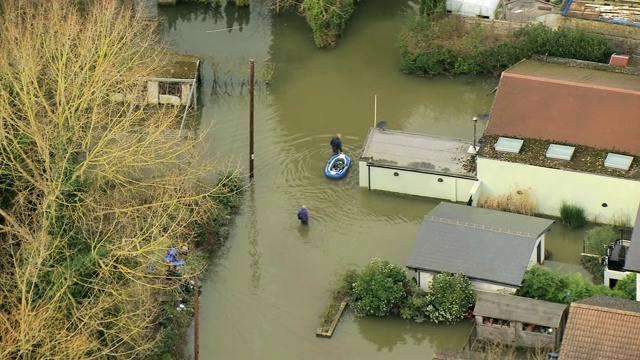 鸟瞰图广泛的河流洪水英格兰英国视频下载