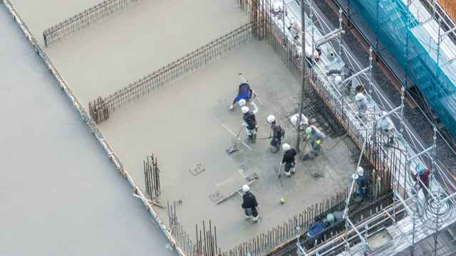 空中延时:在东京的建筑工地工作视频素材