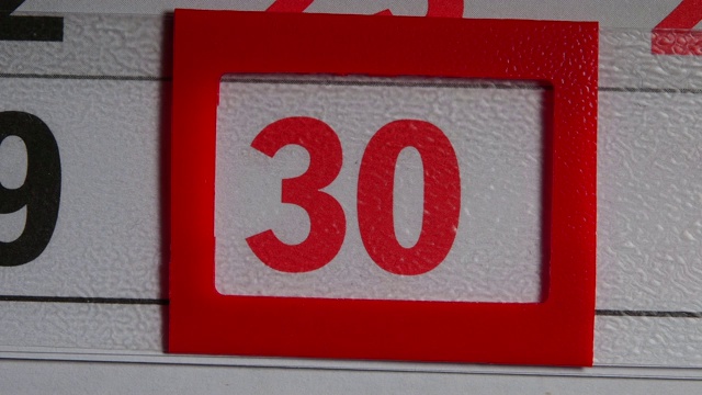 红色框架在红色日日历的第30天活动视频下载