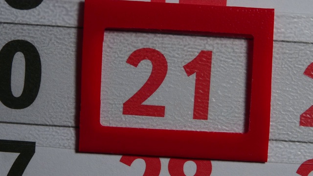 红色框架在第21个红色日日历上移动视频下载