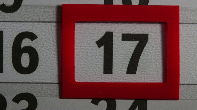 红色框架在第17个黑色日活动视频素材