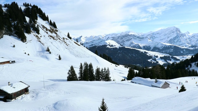 美丽的瑞士山脉被白雪覆盖视频素材
