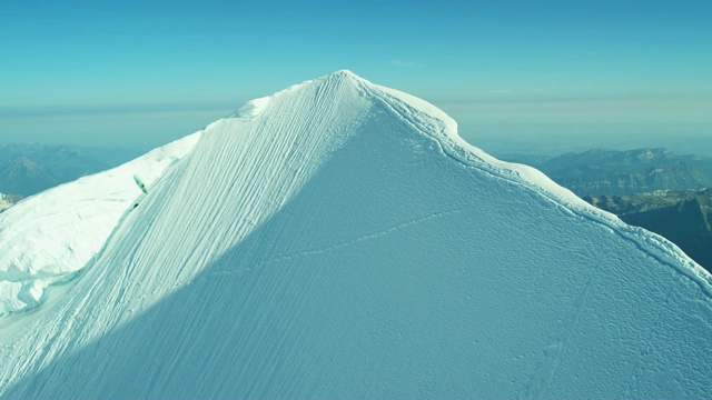 空中瑞士蒙奇山阿尔卑斯山雪冰冰川视频下载