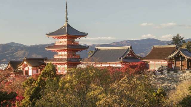 日本京都清水寺的秋色。视频下载