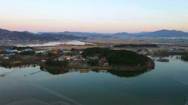 朱南水库(韩国候鸟栖息地)和京尚南道村，昌原视频素材
