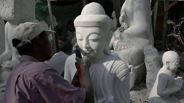 缅甸曼德勒的佛像制作视频素材