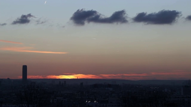 日落后的巴黎一览无余视频素材
