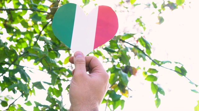 意大利心形国旗视频下载