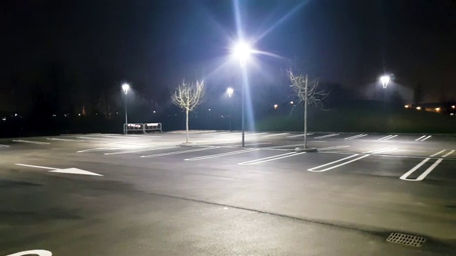 晚上停车场视频下载