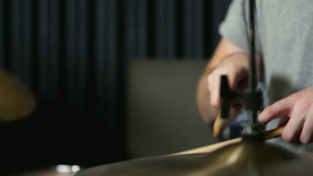 军鼓和鼓帽被击鼓的慢动作镜头视频素材