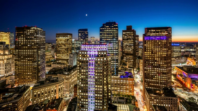 T/L WS HA黄昏的现代摩天大楼/波士顿，美国视频素材