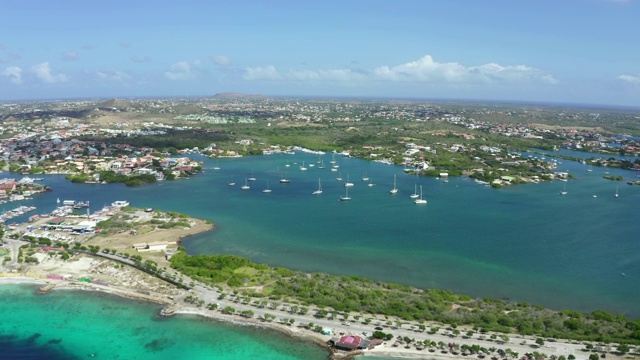 库拉索岛西班牙水域湾和加勒比海的4K视频鸟瞰图视频下载