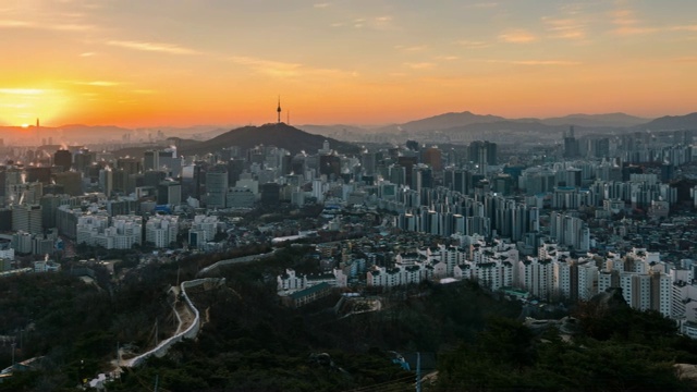 首尔市中心天际线的延时日出景象视频下载
