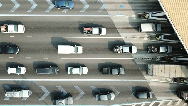 空中俯瞰堵车的汽车在拉德视频素材
