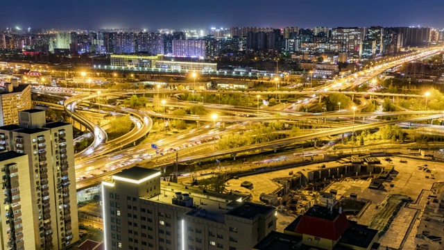北京夜间的交通延时视频素材