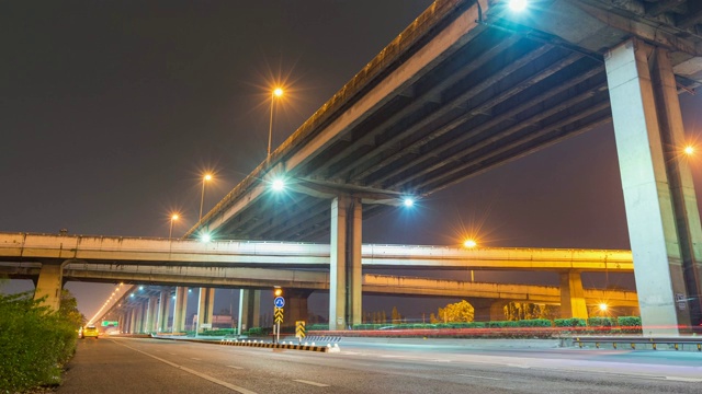 夜间交通和天桥，曼谷，泰国，时间流逝视频视频素材