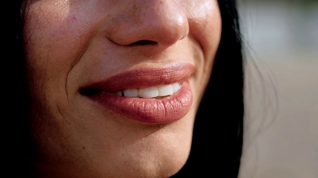 性感女性的嘴唇和微笑。美丽的牙齿视频下载