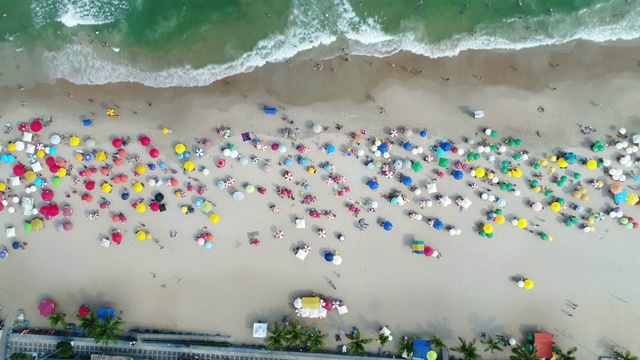 巴西圣保罗瓜鲁哈海滩鸟瞰图视频下载