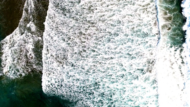 鸟瞰图，Karekare海滩新西兰视频素材