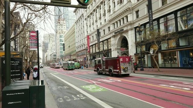 旧金山市中心的消防车。视频下载
