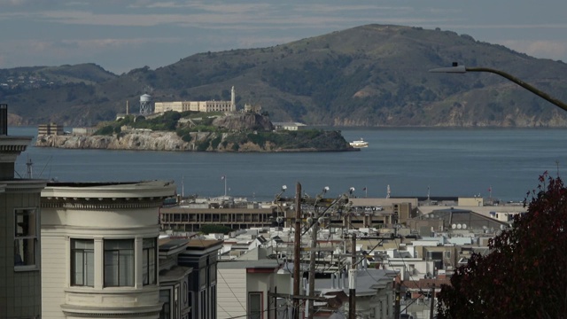 旧金山的恶魔岛和湾景视频素材