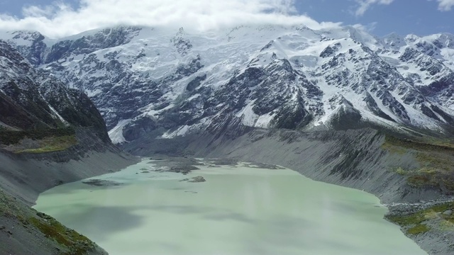 航拍雪山和湖泊视频素材