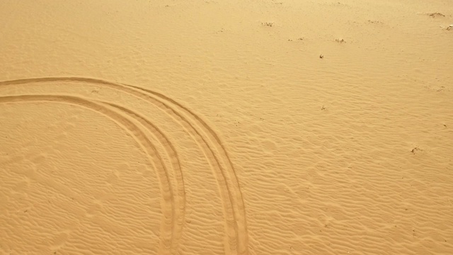 飞越沙丘沙漠视频下载