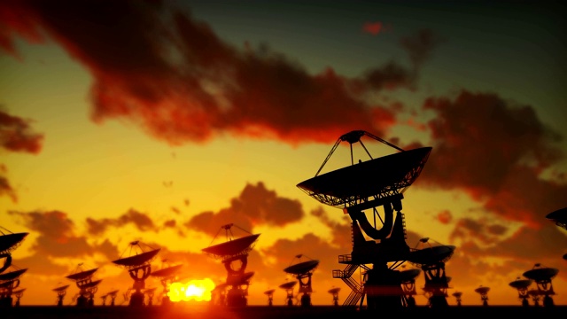 大阵列射电望远镜。沙漠中射电望远镜日落时的延时拍摄。视频下载