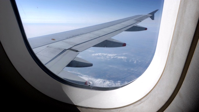 在飞机上从乘客窗口看到的印尼视频下载