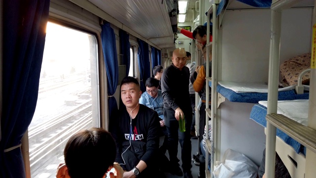 火车卧铺/中国陕西西安视频下载
