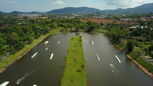 晴朗的一天普吉岛著名的kathu wake公园空中全景4k泰国视频素材