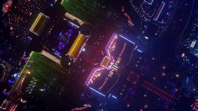 中国陕西西安古城墙南门庆祝春节灯光表演鸟瞰图视频素材