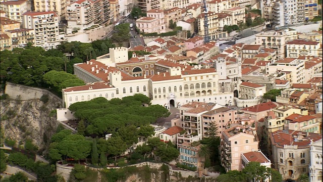 皇宫坐落在法国摩纳哥的一个山顶上。视频下载