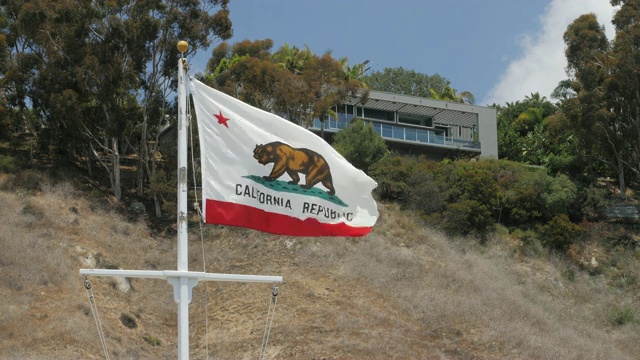 加州旗，马里布，加利福尼亚，美利坚合众国，北美洲视频下载