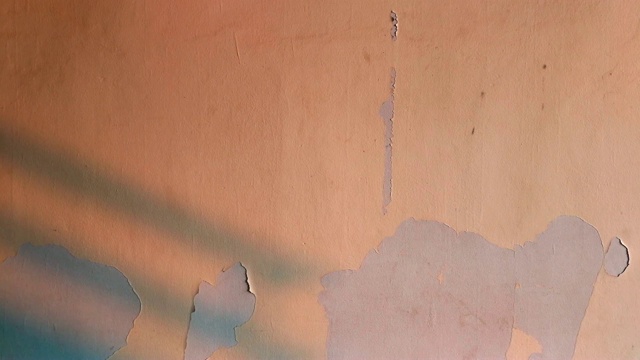 旧墙的纹理由智能手机卡车拍摄视频素材
