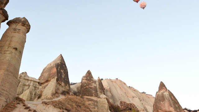 气球从山谷上升，卡帕多西亚，Göreme，土耳其视频素材