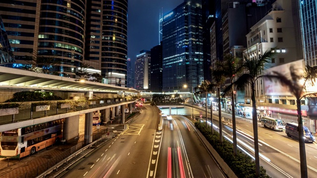 晚上的交通高峰时间。时间流逝在中国香港视频素材