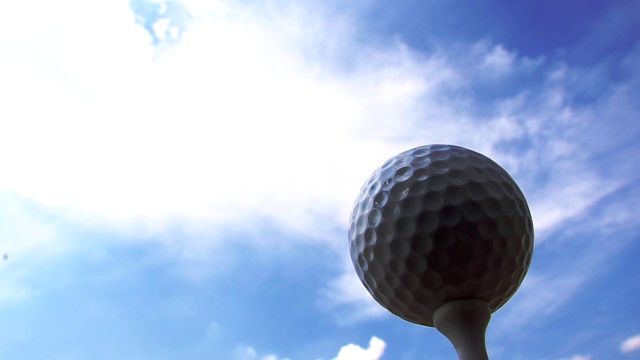 美丽天空的高尔夫球视频下载