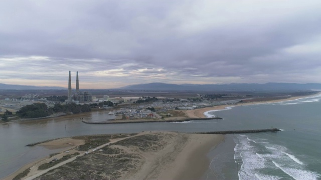 美国加州西海岸炼油厂的鸟瞰图视频素材