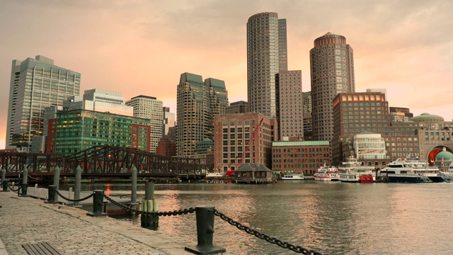 美国马萨诸塞州日出时的波士顿城市天际线视频素材