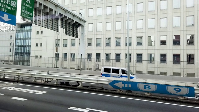 日本东京巴士的侧视图视频素材