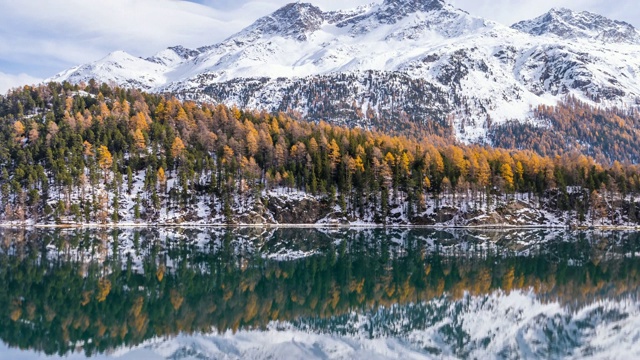 秋山湖反射瑞士航拍4k视频素材