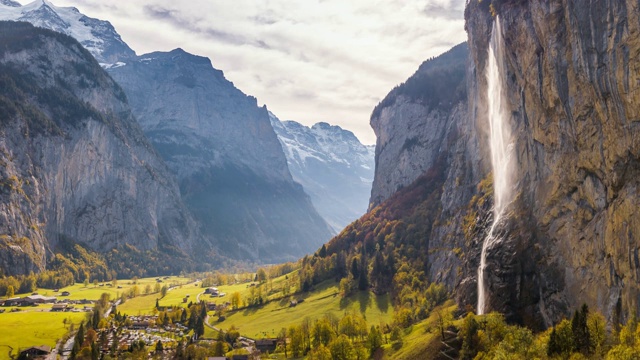 Swiss Mountain Village Lauterbrunnen Waterfall Switzerland Aerial 4k视频素材