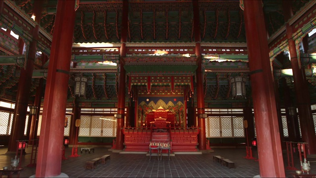 景福宫(朝鲜王朝皇宫)的Geunjeongjeon大厅视频下载