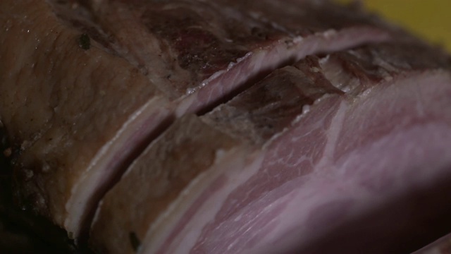 厨师切猪肉的观点视频素材