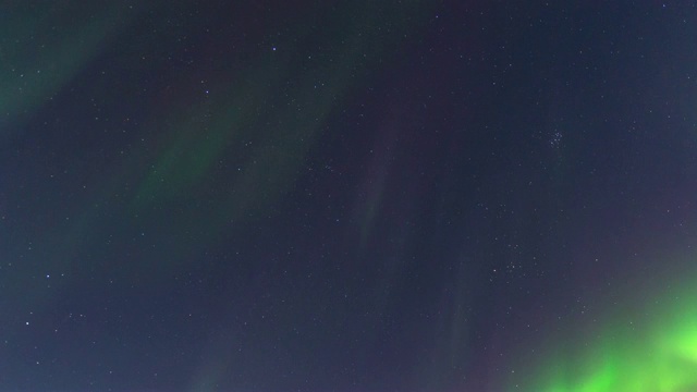 绿色北极光的时间间隔，北极光，冰岛，欧洲。——延时视频下载